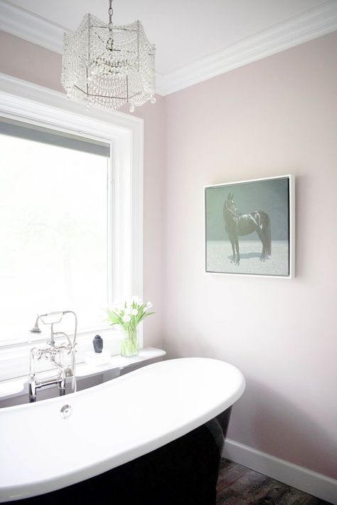 Pink Bathroom Paint, Bathroom Lighting Over Tub, Glam Bathroom Decor, Pink Painted Walls, Small Bathroom Paint, Light Pink Walls, Ideas For Bathroom, Trendy Bathroom, Diy Bathroom Decor