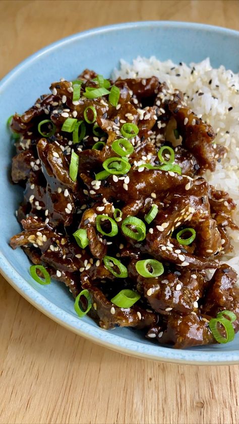 Crispy Teriyaki Beef — Dining by Kelly Slow Cooker Flank Steak, Korean Beef Recipes, Slow Cooker Korean Beef, Slow Cooker Asian, Teriyaki Bowl, Mongolian Beef Recipes, Flank Steak Recipes, Crispy Beef, Teriyaki Beef