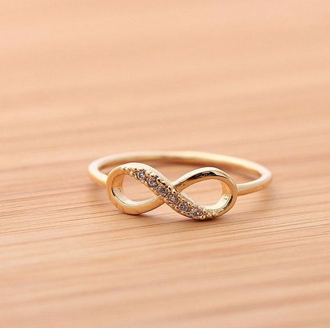 gimme gimme!!!! Latest Gold Ring Designs, Couple Ring Design, Gold Rings Simple, Gold Jewelry Stores, Gold Rings Fashion, Gold Ring Designs, Gold Jewelry Simple, Infinity Ring, Gold Earrings Designs