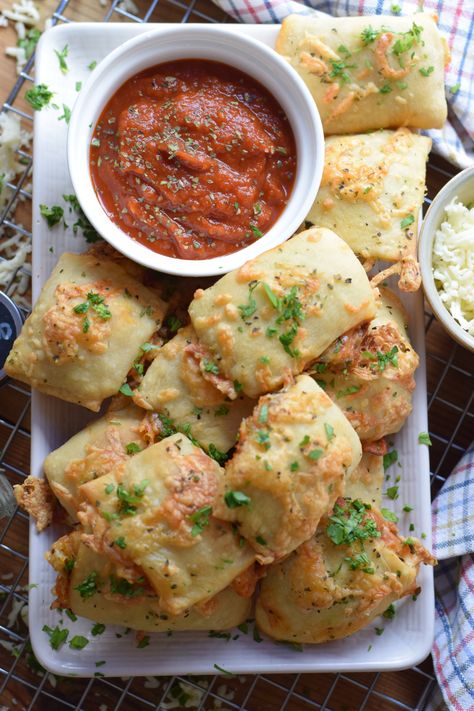 Pizza Pocket Bites Leftover Pizza Dough, Pizza Pocket, Sweet Chili Sauce Recipe, Savory Tarts, Pizza Pockets, Leftover Pizza, Tandoori Masala, Large Pizza, Pizza Bites