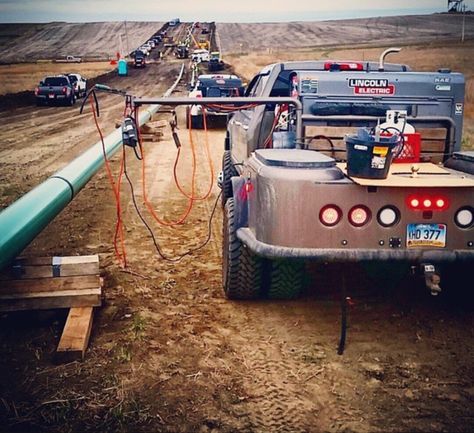 Navajo rig welder ready for that weld Welding Rig Trucks, Welding Skid, Welding Truck Bedding, Welding Bed, Pipeline Welders, Rig Welder, Pipeline Welding, Trucks Gmc, Welder Generator