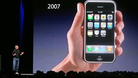 Iphone 2007, Mobile Telephone, Iphone 2g, First Iphone, Iphone 2, World News Today, Flip Phones, Touch Screen Display, Apple Phone