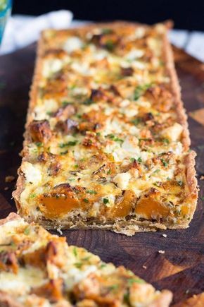 This Sweet Potato and Feta Tart, with its hidden layer of caramelised onion, is the perfect vegetarian dish for an easy lunch or a light dinner. Feta Tart, Caramelised Onion Tart, Pasta Vegetariana, Caramelised Onion, Onion Tart, Queso Feta, Savory Tart, Quiche Recipes, Sweet Potato Recipes