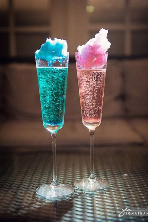 signature drink For wedding reception Cotton Candy Drinks, Cotton Candy Wedding, Candy Drinks, Colorful Drinks, Fancy Drinks, Pretty Drinks, Wedding Drink, Signature Drinks, Signature Cocktail