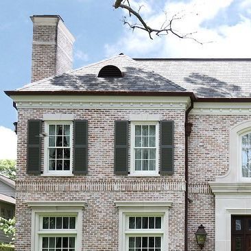 Old Texas Brick on Instagram: "Old Bayou by OTB  #classiccollection #hamdmadebrick #oldtexasbrick #houston" Old Texas Brick Old Bayou, Red Brick Cream Siding, Old Bayou Brick, Old Jackson Brick Exterior, Old Texas Brick, Brick Exteriors, Red Brick Exteriors, Brick Homes, Chicago Brick