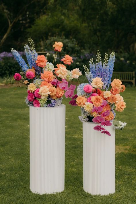 Bright Pink + Barefoot: A Fun + Floral Wedding In Australia Bright Pastel Flower Arrangement, How To Wedding Floral Arrangements, Bright Pink Flowers Wedding, Bouquet Styles Wedding, Floral Alter Wedding, Summer Wedding Ideas Indoor, Bright Colored Wedding Flowers, Wedding Ideas Bright Colors, Spring Wedding Flower Arch