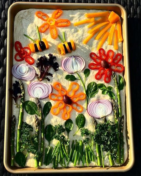 Spring Focaccia, Garden Focaccia, Art Bread, Focaccia Art, Foccacia Bread, Baking For Beginners, Focaccia Bread Recipe, Food Decorating, Bread Art