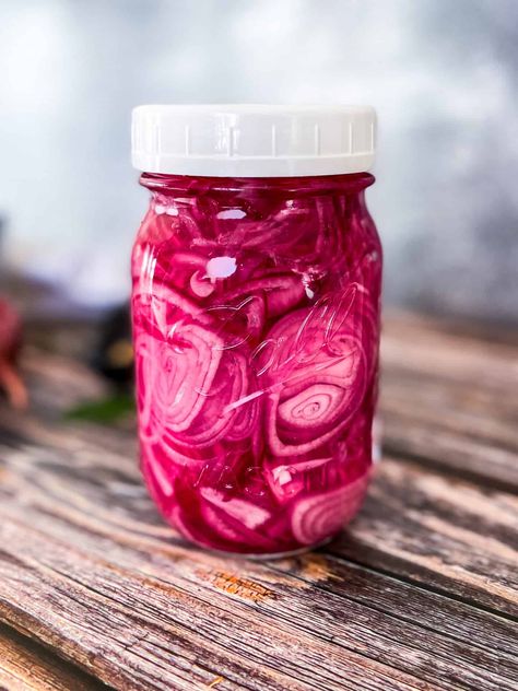 Easiest Pickled Onions Recipe You Need To Try Pickled Onions Recipe, Vietnamese Chicken Salad, Easy Pickling Recipes, Easy Pickle, Quick Pickled Onions, Quick Pickled, Pickled Vegetables, Pickled Red Onions, Onion Recipes