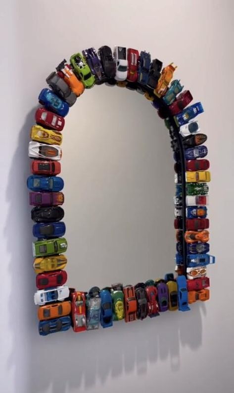 DIYer Turns Hot Wheels Car Collection Into a Stunning Piece of Functional Home Decor - NewsBreak Hot Wheel Crafts, Hot Wheel Mirror, Hot Wheels Decor, Hot Wheels Mirror, Bf Crafts, Car Decor Aesthetic, Christmas Car Decor, Hot Wheels Bedroom, Hot Wheels Diy