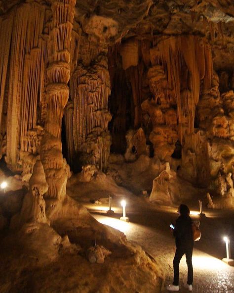 Cango Caves on Instagram: “#Repost @jarattours (with @report.for.insta) ... A must see! The Cango Caves are a wonder of nature and should be on everyone's bucket…” Cave Aesthetic, Cango Caves, Cave Palace, Mexico Caves, Camuy Caves Puerto Rico, Crystal Cave Mexico, Kartchner Caverns, Hollow Earth, Caving