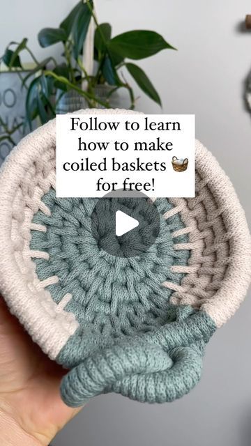 Coiled Rope Basket Diy, Handmade Baskets Weaving, Rope Basket Tutorial, Basket Weave Crochet, Macrame Basket, Fabric Basket Tutorial, Diy Rope Basket, Basket Weaving Diy, Denim Bag Patterns