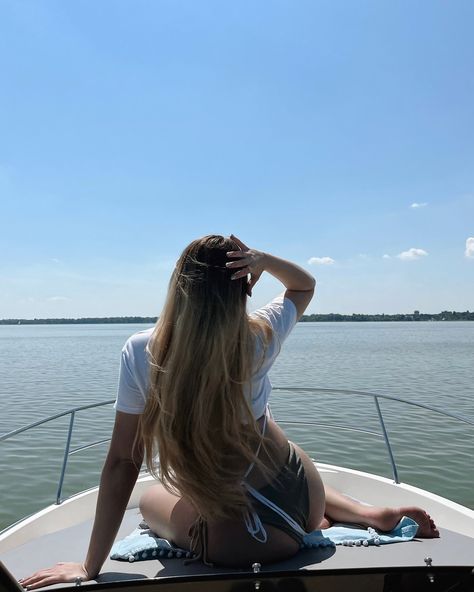 life is good, you know what i mean? Lake Boat, Small Moments, Fitness Models Female, Ootd Outfit, Summer Looks, Life Is Good, Life Is, Fitness Models, Ootd