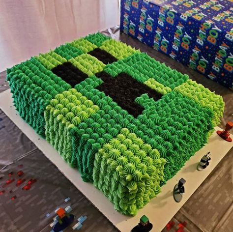 Torta de Minecraft Creeper Las más creativas Tortas de Minecraft - Todo Bonito Minecraft Sheet Cake Ideas, Minecraft Sheet Cake, Minecraft Party Activities, Minecraft Cake Ideas, Minecraft Creeper Cake, Pastel Minecraft, Creeper Cake, Minecraft Cakes, Monster Birthday Cakes