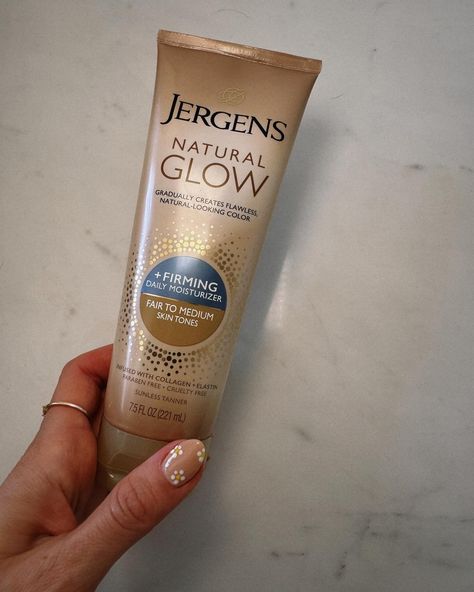 WHO ELSE IS THEIR BEST SELF WITH A LITTLE TAN?✨ #ad You all had asked me to find a good drugstore self tanner & @JergensUS has always been my go to brand for an affordable glow. I’ve used their products for years! The Jergens Natural Glow Moisturizer gives you a flawless, natural looking glow. It’s also firming & helps reduce the appearance of cellulite! 👏🏼It has a light, fresh scent that is really nice & not overpowering, which is key for me– especially right now. I got it @target & have it ... Best Drugstore Self Tanner, Glow Moisturizer, Jergens Natural Glow, Self Tanner, I Got It, Natural Glow, Best Self, Got It, Really Cool Stuff