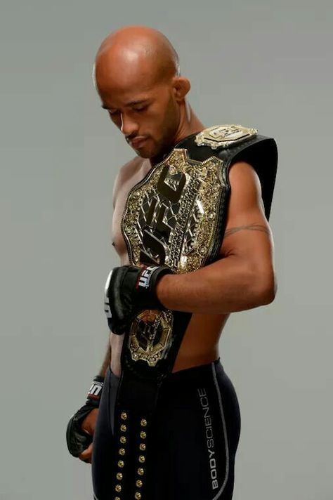 Demetrius Johnson UFC champ Demetrius Johnson, Ufc Belt, Demetrious Johnson, Mighty Mouse, Ufc Fighters, Mma Fighters, Role Model, June 15, Muay Thai