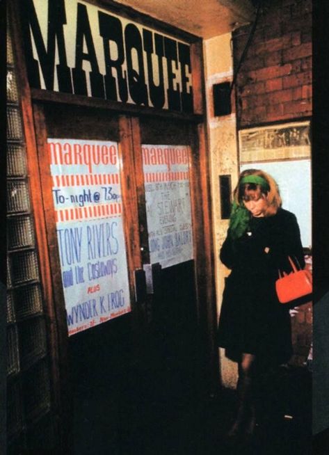 Cycling In London, 1960s London, Uk Festivals, Swinging London, 60s 70s Fashion, Mod Girl, London History, Swinging Sixties, Time Traveler