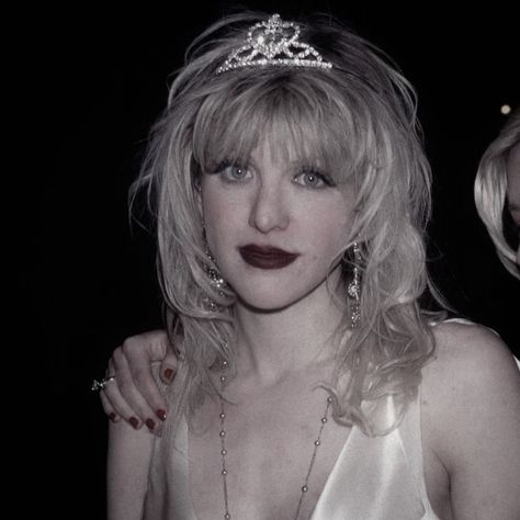 ☆ Courtney Love Aesthetic, Hole Band, Celebrity Skin, Love Aesthetic, Courtney Love, Lana Del Rey, Tiara, Love Her, Makeup Looks