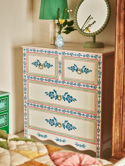 Upcycling, Hand Painted Dressers, Painted Wardrobe, Painted Drawers, Painted Chest, Pink Highlights, Painted Dresser, Wood Chest, Furniture Trends