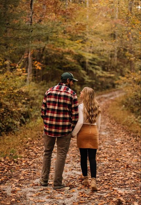 Cute Couple Outdoor Pictures, Fall Couple Pictures Woods, Fall Portrait Photography Couples, Couple Photoshoot Ideas Kissing, Fall Creek Photoshoot, Autumnal Engagement Shoot, Fall Pictures Poses For Couples, Fall Outfit Engagement Photos, Couples Thanksgiving Pictures