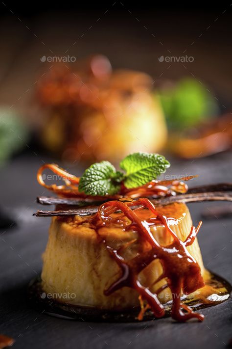 Pudding Sauce, Caramel Flan, Cream Brulee, No Egg Desserts, Food Photography Tutorial, Caramel Pudding, Caramel Cream, Food Photoshoot, Dessert Photography