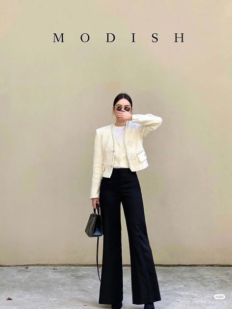 Crop Blazer Style, Formal Korean Outfits For Women, Korean Corporate Attire, Tweed Blazer Outfit, Smart Casual Women Outfits, Smart Casual Women, Casual Work Outfits Women, Smart Casual Work Outfit, Fashion Capsule Wardrobe