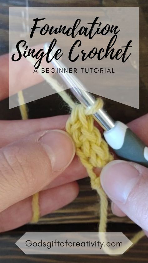 Foundation single crochet is a wonderful stitch for beginner crocheters to learn! If you have trouble with crocheting your first row consistently from a base chain, then you will love the option of creating the single crochet and foundation chain at the same time. That is essentially all that you are doing in the foundation single crochet, and you can use it as an alternative for almost any project that starts with a row of single crochets. You have to try the chain-less single crochet method! Single Row Crochet Stitches, Foundation Chain Single Crochet, Foundation Single Crochet Tutorial, Crochet Starting Chain, Single Crochet Foundation Chain, Foundation Chain Crochet, Crochet Foundation Row, Crochet Curls, Foundation Half Double Crochet