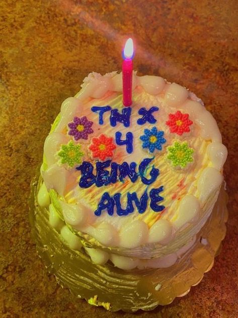 Cursed Cakes, Funny Cakes, Ugly Cakes, Cake Quotes, Aesthetic Cake, Funny Birthday Cakes, Cakes To Make, Caking It Up, Pretty Birthday Cakes