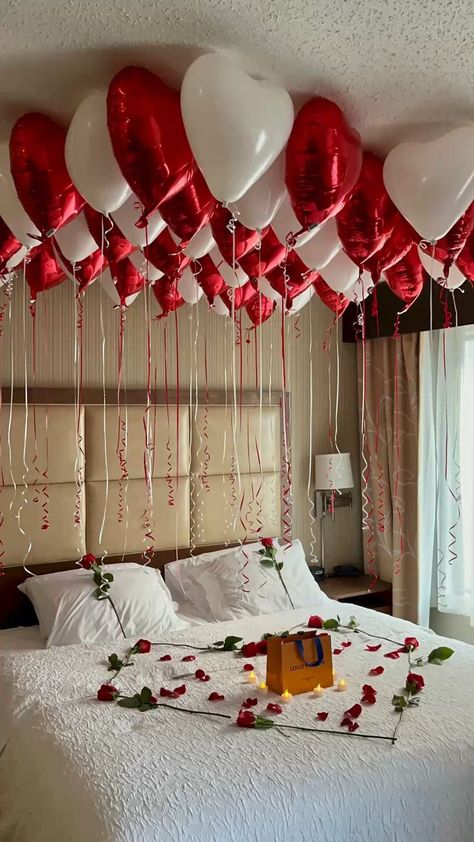 40 Beautiful Wedding First Night Bedroom Decoration Ideas Room Decor Ideas For First Night, Just Married Room Decor, Room Decor For Wedding Night, Cute Hotel Ideas For Boyfriend, Wedding Night Bedroom Decorations, First Night Decoration Ideas, Bedroom Decoration For Wedding Night, Wedding Night Hotel Room Decorations, Hotel Decorations For Girlfriend