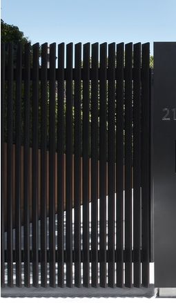 Modern Black Gate Design, Iron Fence Design Modern, Modern Iron Fence, Modern Fence Design Metal Steel Gate, Black Gates Entrance, Contemporary Gate Design Modern, Metal Gates Design Modern, Modern Wrought Iron Gates, Modern Fence Design Metal