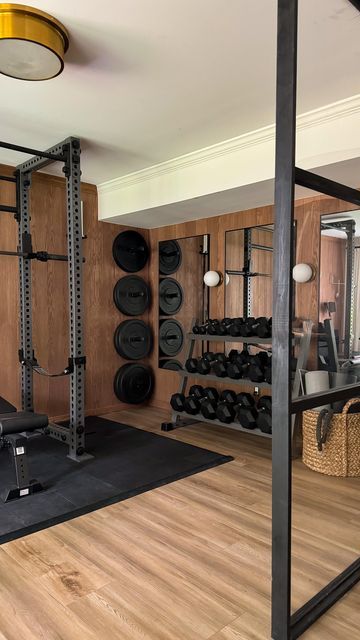 CASS SMITH | Home & DIY on Instagram: "✨GYM REVEALLLL✨  I’m not exaggerating when I say that this is the most perfect dream gym that I could imagine and I can’t believe I MADE IT 🤩 from the demo/flooring to custom wall planking and electrical work. I freaking love doing this. It’s giving SEXY, don’t you think?! ♥️" Home Gym In Bedroom, Gym In Bedroom, Living Room Gym, Home Gym Inspiration, Home Gym Ideas, Dream Home Gym, Dream Gym, Room Gym, Wall Workout