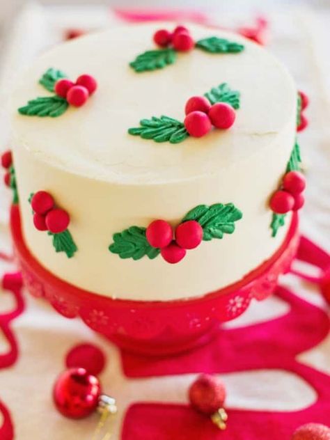 The 11 Best Christmas Cake Ideas  The Eleven Best Winter Torte, Key Lime Desserts, Valentines Recipes Desserts, Christmas Cakes Easy, Christmas Cake Designs, Christmas Cake Decorations, Xmas Cake, Valentine Desserts, Holiday Cakes