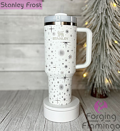 Snowflake Designs, Laser Etching, Tumbler With Straw, Insulated Tumbler, Make It Happen, Insulated Tumblers, Tumbler Designs, Etching, Laser Engraving