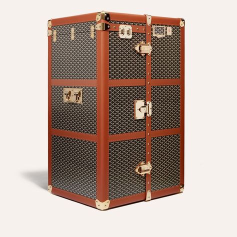 Goyard Luggage, Folded Clothes, Travel Trunk, Clothes And Shoes, The Trunk, Folding Clothes, Luxury Collection, Black Tan, Black And Tan