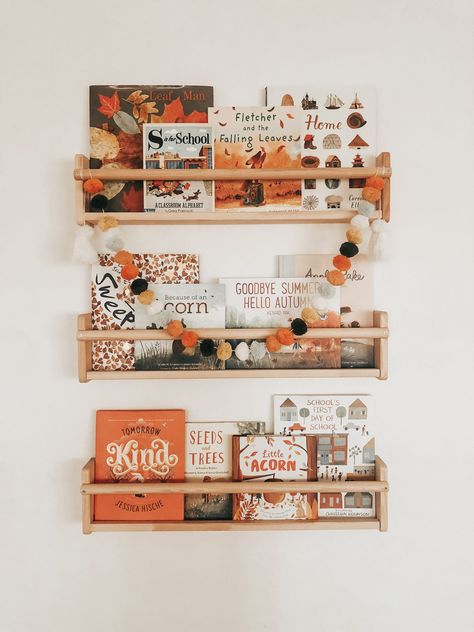 Kids Bookshelf Decor, Thanksgiving Bookshelf Decor, Seasonal Book Displays, Seasonal Bookshelf Kids, Fall Nursery Decor, Fall Playroom Decor, Kids Room Bookshelf Ideas, Fall Bookshelves, Kids Shelf Decor