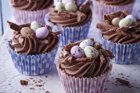 Chocolate Easter Cupcakes, Nest Cupcakes, Cupcake Recipes For Kids, Great British Food, Easter Cupcake, Easter Nests, Family Desserts, Easy Cupcake Recipes, Easter Food