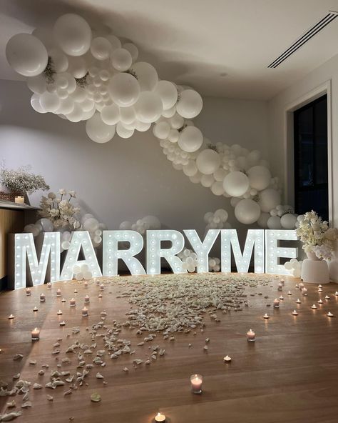 Proposal Balloons Decoration, Marriage Proposal Ideas Creative, Candle Light Dinner Ideas, Content Room, Event Entrance Design, Wedding Proposal Ideas Engagement, Proposal Decoration, Balloon Proposal, Romantic Proposals