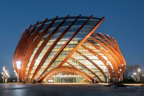 Just imagine watching Finding Nemo or The Little Mermaid there! Designed to proudly sit on the coast of the port city of Qingdao, the Show Theater's conch shape is a hat-tip to the city's marine-rich culture. It also sits right beside the Grand Theater, which has a more subtle design language, creating a kind of Sea Architecture Concept, Shell Architecture Concept, Shell Inspired Architecture, Shell Structure Architecture, Shell Architecture, Sea Architecture, Thesis Proposal, Business Incubator, Architecture Lifestyle