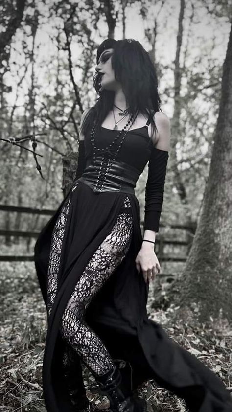 Fancy Goth Dress, Dark Ethereal Fashion, Victorian Goth Aesthetic Outfit, Dark Goddess Aesthetic Outfit, Romantic Goth Outfits Dresses, Gothic Y2k Fashion, Old Gothic Fashion, Gothic Outfits Aesthetic, Trad Goth Clothes