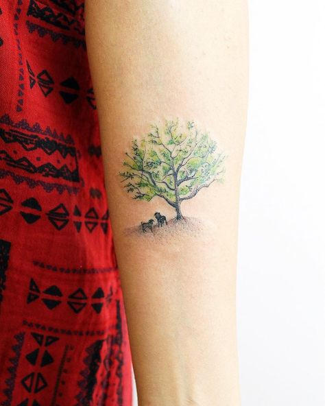 Small Nature Tattoo, Maple Tree Tattoos, Family Tattoo Ideas, Best Small Tattoos, Delicate Tattoos For Women, Simple Flower Tattoo, Willow Tree Tattoos, Family Tree Tattoo, Family Tattoo