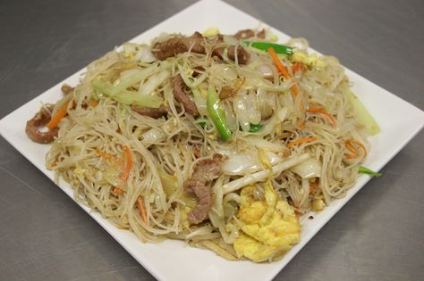 Mei Fun Recipe, Mei Fun, Rice Noodle Recipes, Lean Pork, Rice Vermicelli, Asian Noodles, Marinated Pork, Chinese Dishes, Cooking Wine