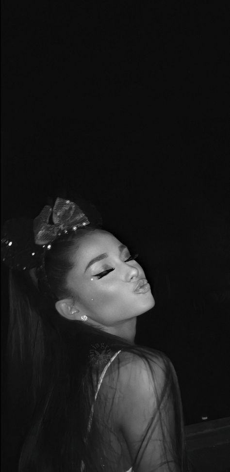 Ariana Grande Wallpapers, Wallpapers Disney, Ariana Grande Cute, Ariana Grande Wallpaper, For Desktop, Hd Wallpapers, Mobile Phones, Ariana Grande, Background Images