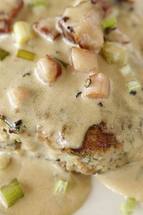 Scallion Cream Sauce, Bacon Cream Sauce, Savoury Sauces, Cream Sauces, Gnocchi Dishes, Bacon Sauce, Cream Sauce Recipe, Cream Gravy, Lamb Chop