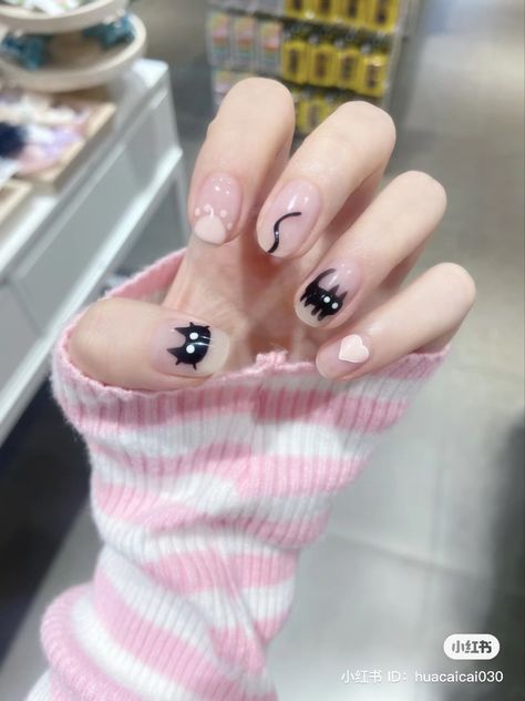 Kawaii Press On Nails Short, Acrylic Nails Cat Design, Simple Cat Nail Designs, Nail Cat Design, Cat French Tip Nails, Cute Core Nails, Nail Ideas Cat, Cat Nails Short, Cat Nail Designs Cute