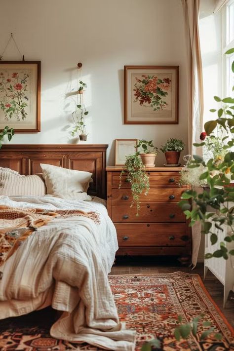 80+ Gorgeous Cottagecore Bedroom Ideas Cottagecore Primary Bedroom, Cottage Inspo Interior Design, Vintage Interior Design Bedroom, Cottage Core Master Bed, Boho Cottagecore Bedroom, White Cozy Bedroom, Farmhouse Bedroom Aesthetic, Grandma Core Bedroom, Cottage Core Bedroom Decor