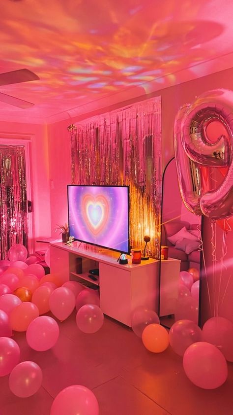 Party 21st Birthday Ideas, In House Birthday Party Ideas, Aesthetic Birthday Party Theme Ideas, Birthday Party Theme Decorations Pink, Pink Hotel Decorations, Pink Party Theme Aesthetic, Pink Party Inspiration, Indoor Festival Party Decorations, Pink Themed Birthday Party 21