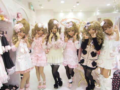 Gyaru Kei, Agejo Gyaru, Gyaru Makeup, Kei Visual, Hime Gyaru, Gyaru Fashion, Japanese Street, Clip In Extensions, Japanese Street Fashion