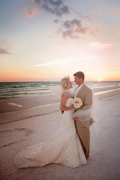 A Casual Intimate Wedding at a Beach House in Destin, Florida Destin Wedding Venues, Fort Walton Beach Florida, Destin Wedding, Florida Beach House, Destin Florida Wedding, Fort Walton Beach, Destin Florida, Destination Wedding Venues, Beach Casual