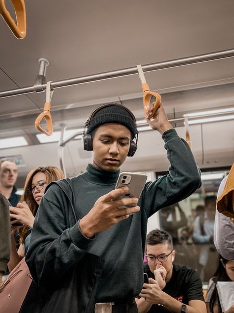 man in train holding smartphone photo – Free Human Image on Unsplash Zug, Rotary Dial Phone, Mobile Price, Smiling Man, Iphone Black, Perfect People, Man Standing, Phone Photography, Stay Connected