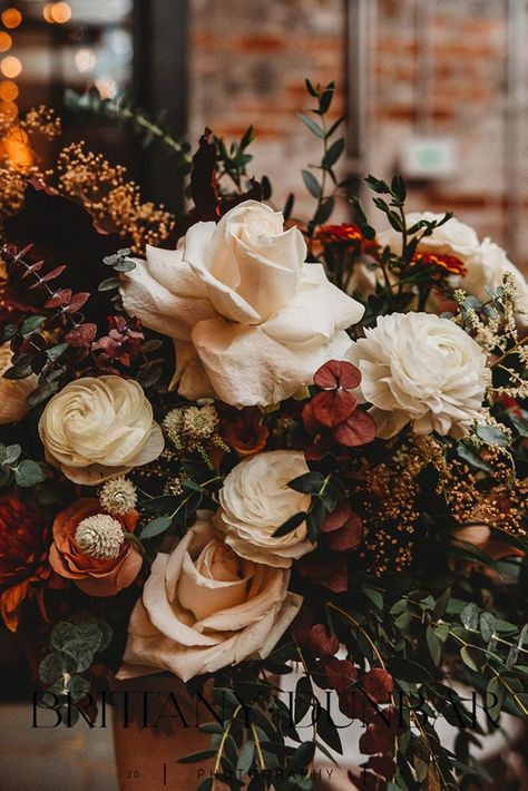 bridal florals Moody Wedding Flowers, Green Fall Weddings, Moody Wedding Decor, Romantic Wedding Colors, Moody Wedding Photography, Fall Wedding Tables, Branch Trolls, Mt Washington, Colors Wedding