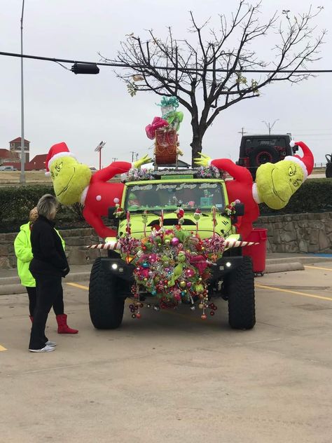 Jeep Parade Ideas, Jeep Christmas Decorations Parade, Christmas Jeep Decorations For Parade, Jeep Christmas Parade Ideas, Jeep Wrangler Christmas Decorations, Christmas Jeep Decorations, Decorate Jeep For Christmas, Jeep Decorations, Car Christmas Decorations